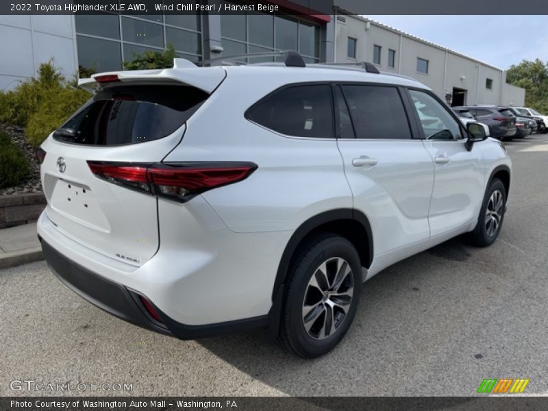 Wind Chill Pearl / Harvest Beige 2022 Toyota Highlander XLE AWD