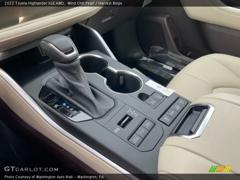 Wind Chill Pearl / Harvest Beige 2022 Toyota Highlander XLE AWD
