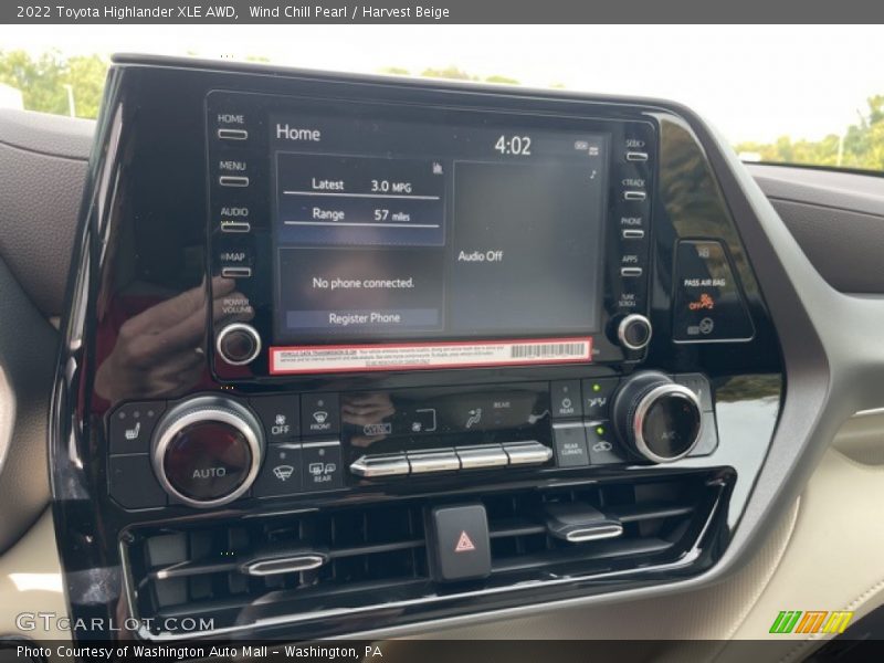 Wind Chill Pearl / Harvest Beige 2022 Toyota Highlander XLE AWD