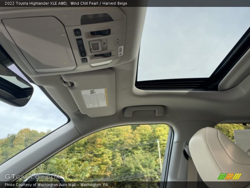 Wind Chill Pearl / Harvest Beige 2022 Toyota Highlander XLE AWD