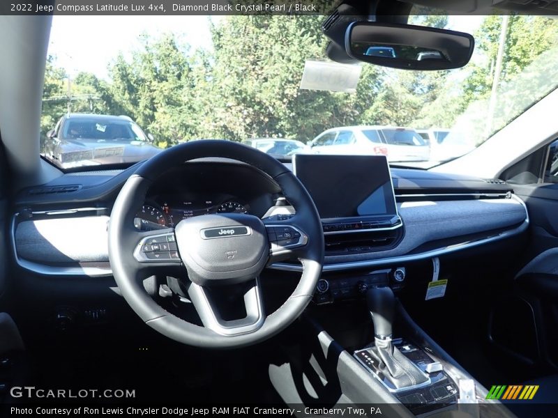 Diamond Black Crystal Pearl / Black 2022 Jeep Compass Latitude Lux 4x4