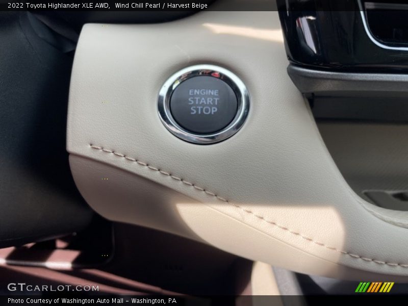 Wind Chill Pearl / Harvest Beige 2022 Toyota Highlander XLE AWD