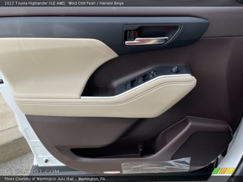 Wind Chill Pearl / Harvest Beige 2022 Toyota Highlander XLE AWD