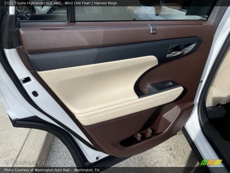 Wind Chill Pearl / Harvest Beige 2022 Toyota Highlander XLE AWD