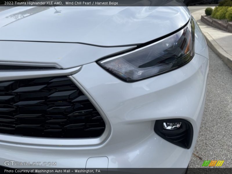 Wind Chill Pearl / Harvest Beige 2022 Toyota Highlander XLE AWD