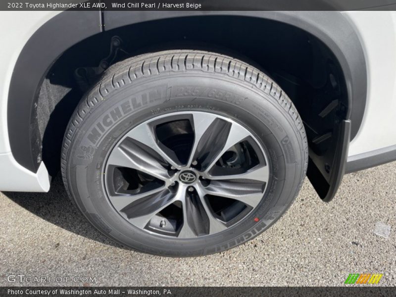 Wind Chill Pearl / Harvest Beige 2022 Toyota Highlander XLE AWD