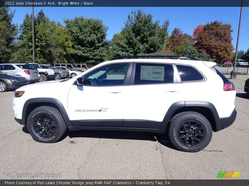 Bright White / Black 2022 Jeep Cherokee X 4x4