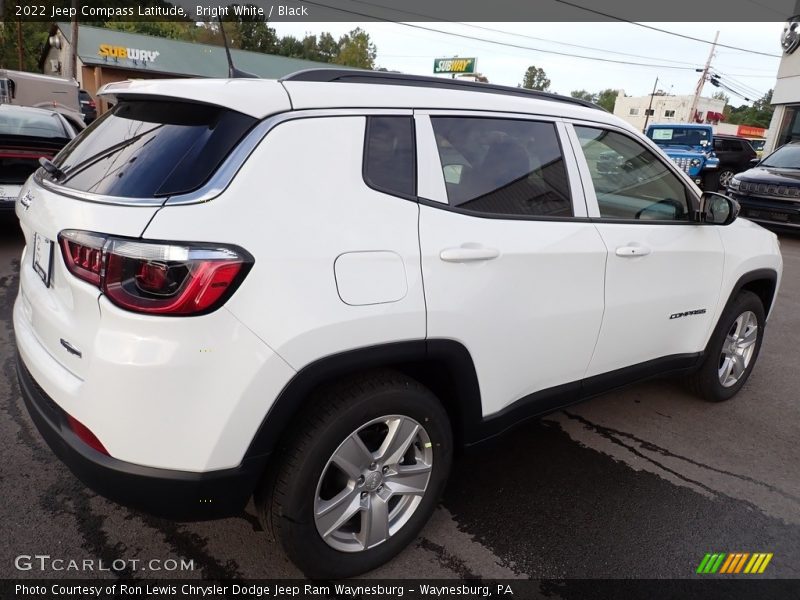 Bright White / Black 2022 Jeep Compass Latitude