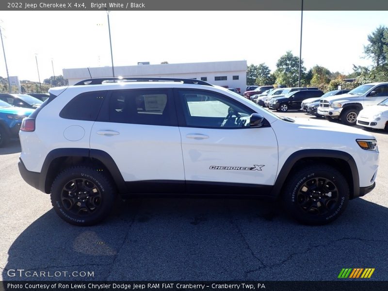Bright White / Black 2022 Jeep Cherokee X 4x4