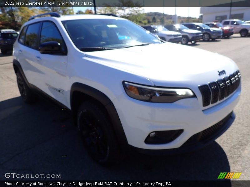 Bright White / Black 2022 Jeep Cherokee X 4x4