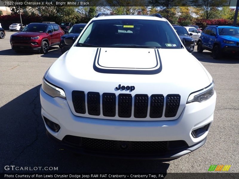 Bright White / Black 2022 Jeep Cherokee X 4x4