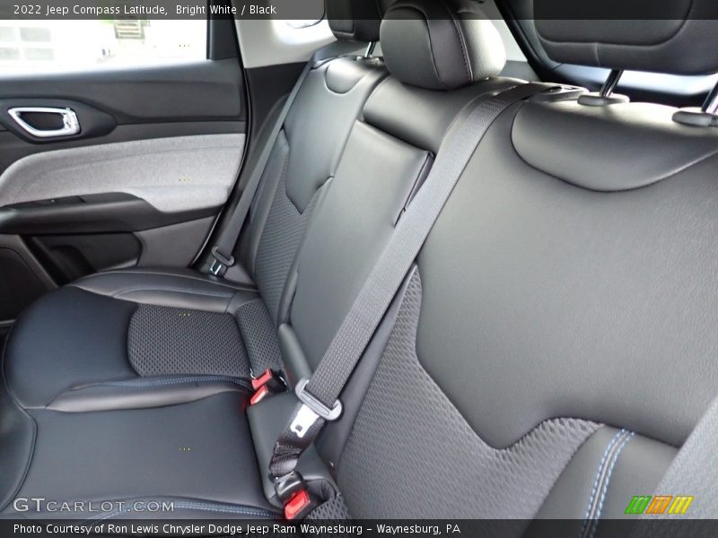 Bright White / Black 2022 Jeep Compass Latitude