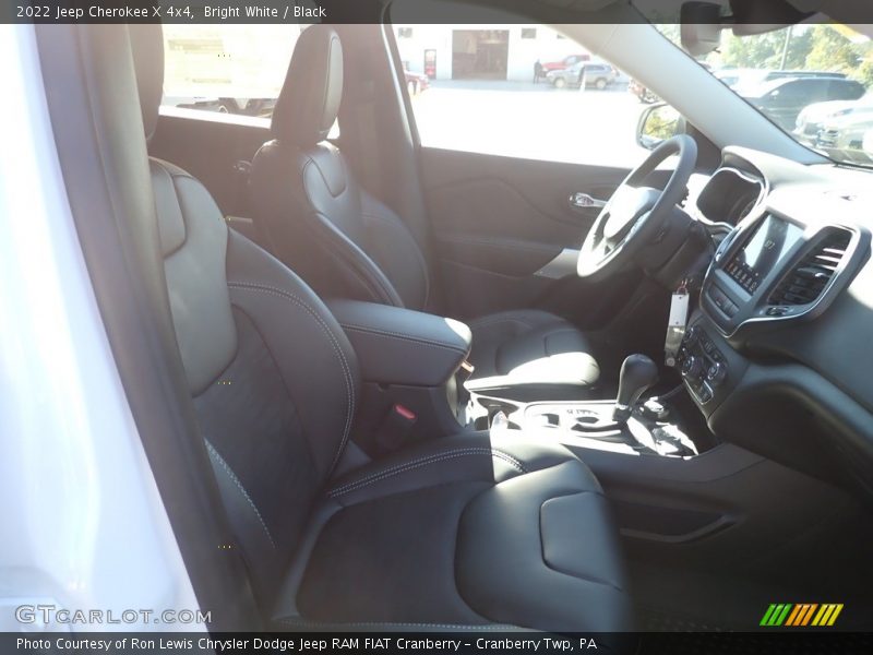 Bright White / Black 2022 Jeep Cherokee X 4x4