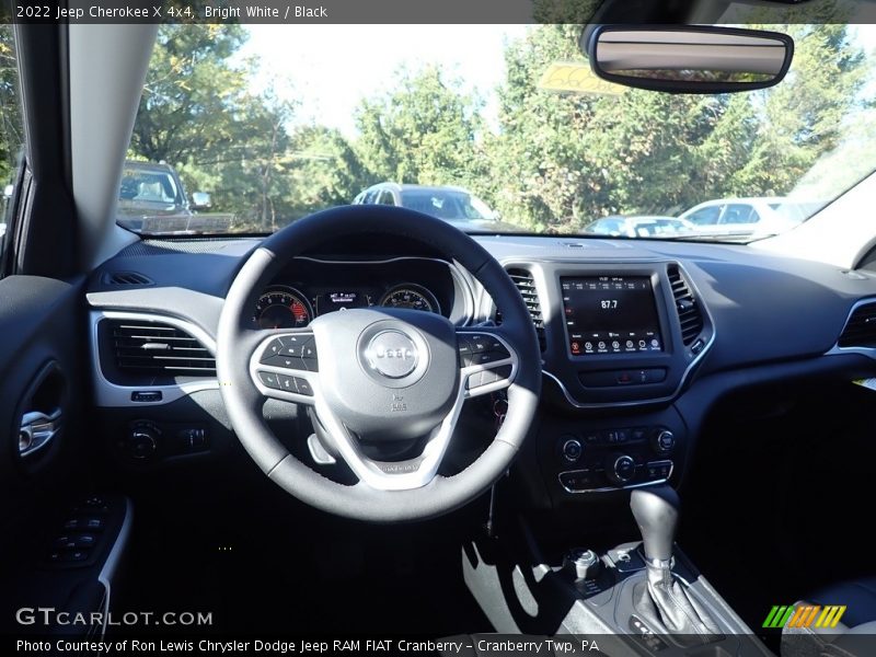 Bright White / Black 2022 Jeep Cherokee X 4x4
