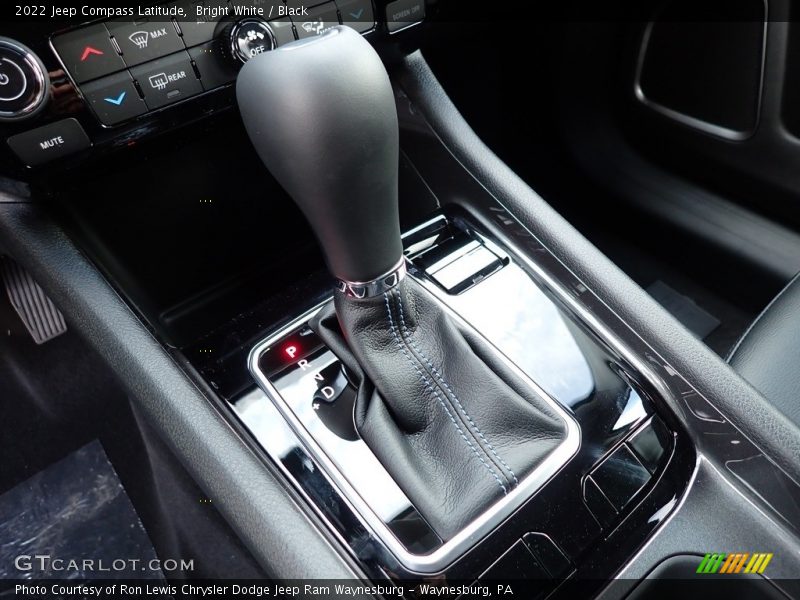 Bright White / Black 2022 Jeep Compass Latitude