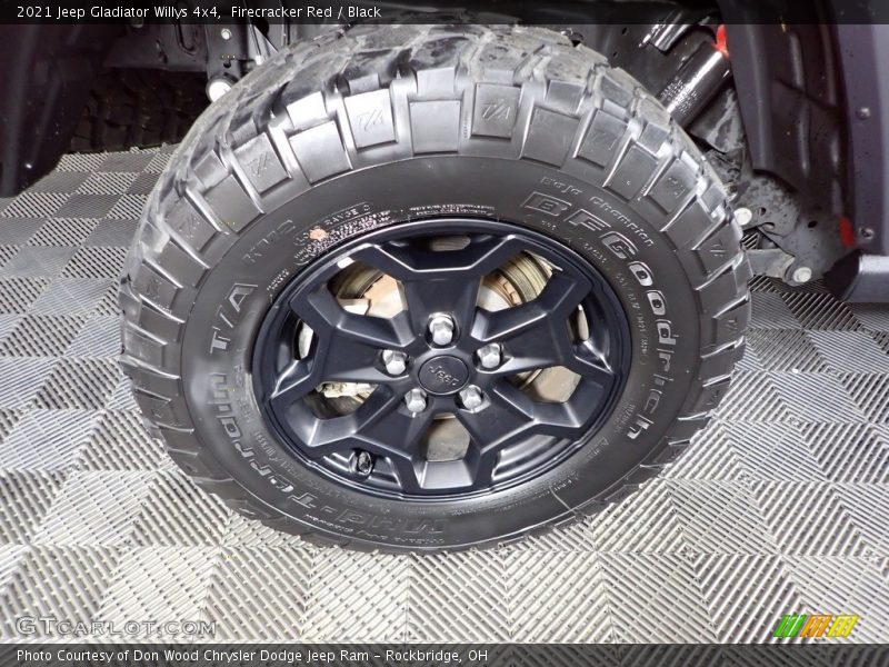 Firecracker Red / Black 2021 Jeep Gladiator Willys 4x4