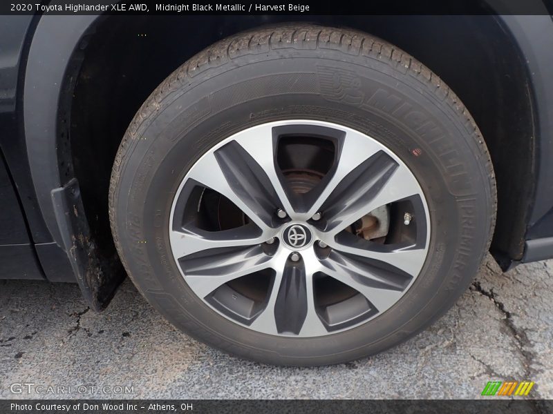 Midnight Black Metallic / Harvest Beige 2020 Toyota Highlander XLE AWD