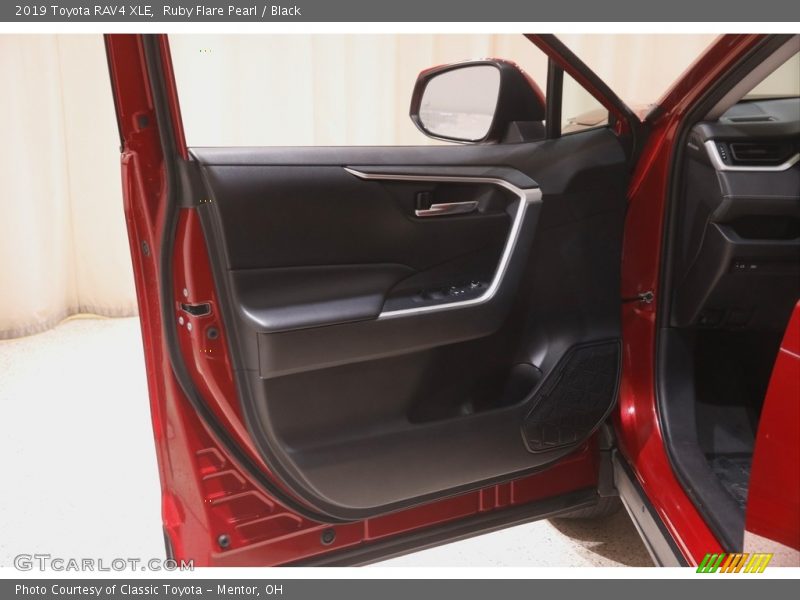 Ruby Flare Pearl / Black 2019 Toyota RAV4 XLE