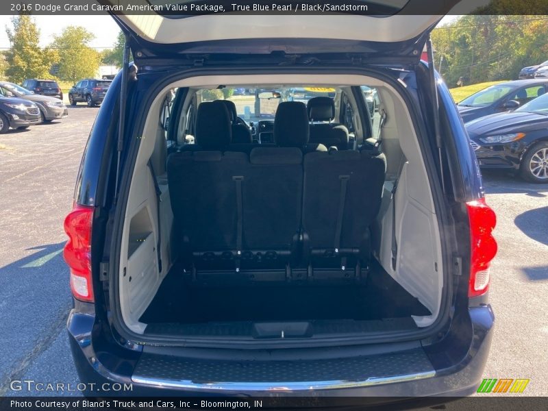 True Blue Pearl / Black/Sandstorm 2016 Dodge Grand Caravan American Value Package