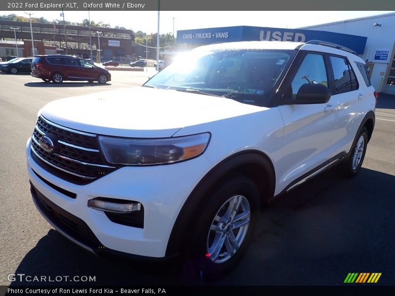 Oxford White / Ebony 2022 Ford Explorer XLT