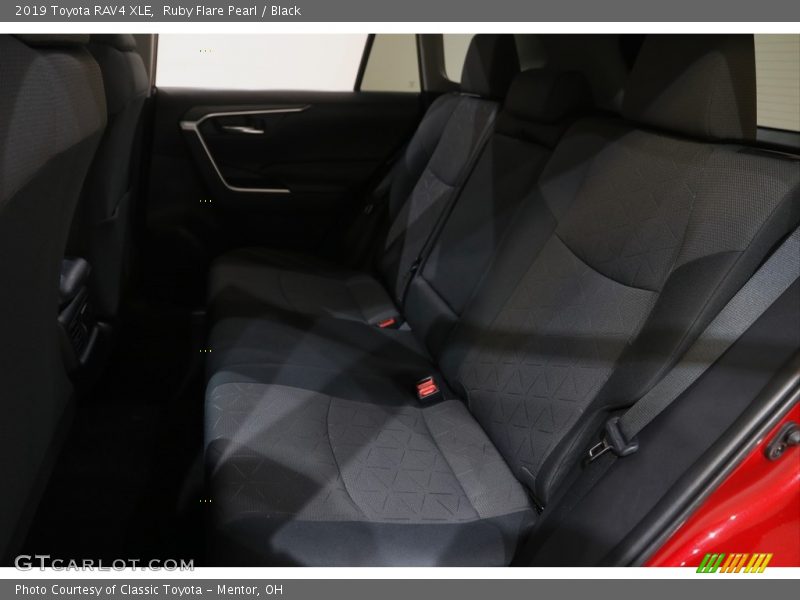Ruby Flare Pearl / Black 2019 Toyota RAV4 XLE
