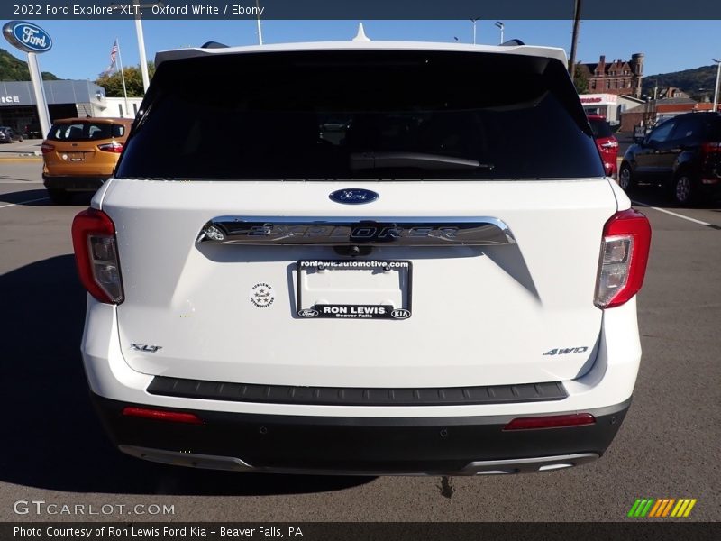 Oxford White / Ebony 2022 Ford Explorer XLT