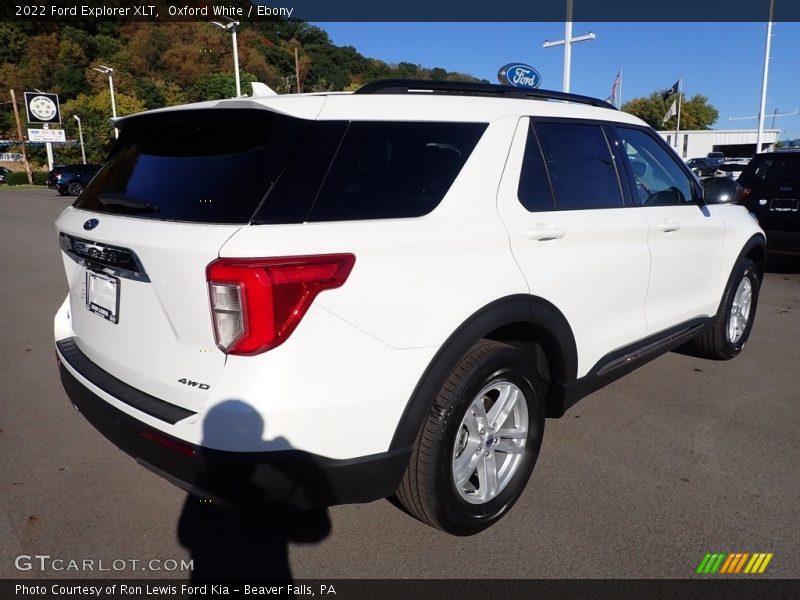 Oxford White / Ebony 2022 Ford Explorer XLT