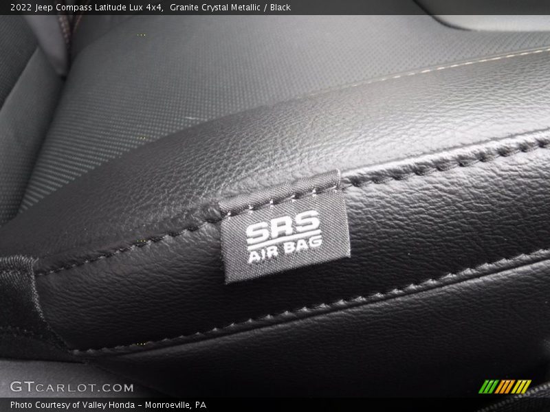 Granite Crystal Metallic / Black 2022 Jeep Compass Latitude Lux 4x4