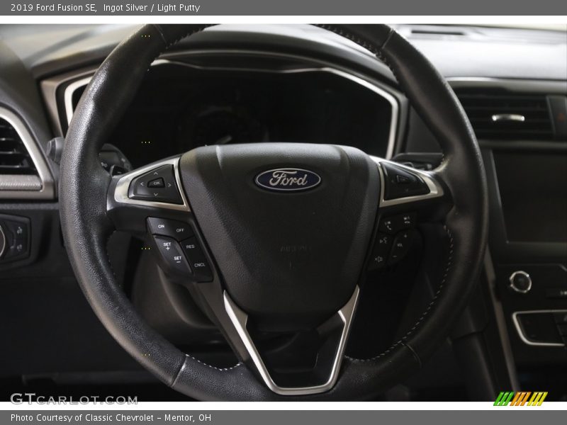 Ingot Silver / Light Putty 2019 Ford Fusion SE