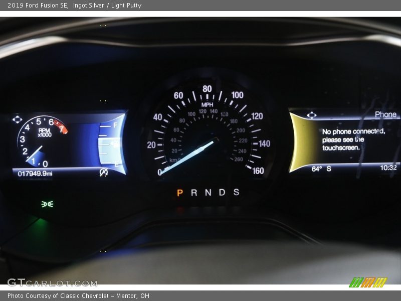 Ingot Silver / Light Putty 2019 Ford Fusion SE