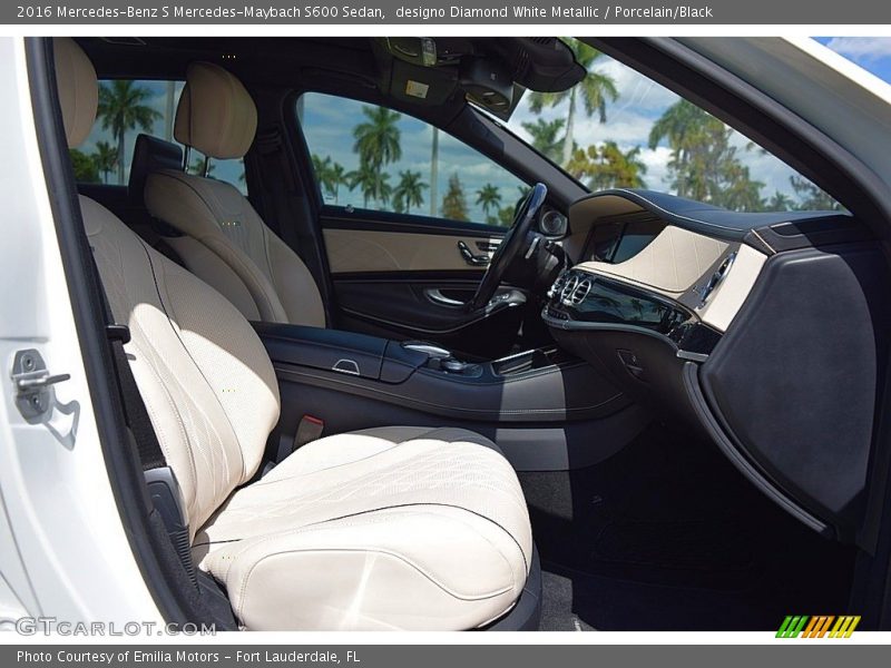 Front Seat of 2016 S Mercedes-Maybach S600 Sedan