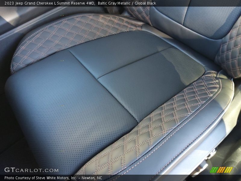 Front Seat of 2023 Grand Cherokee L Summit Reserve 4WD