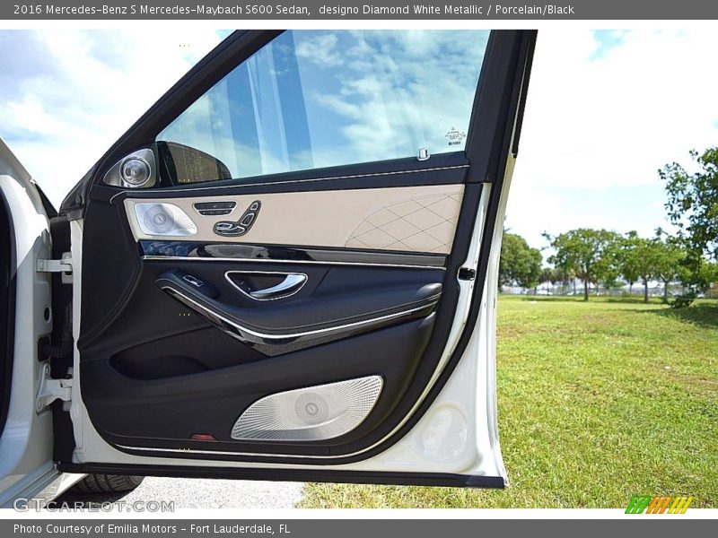 Door Panel of 2016 S Mercedes-Maybach S600 Sedan