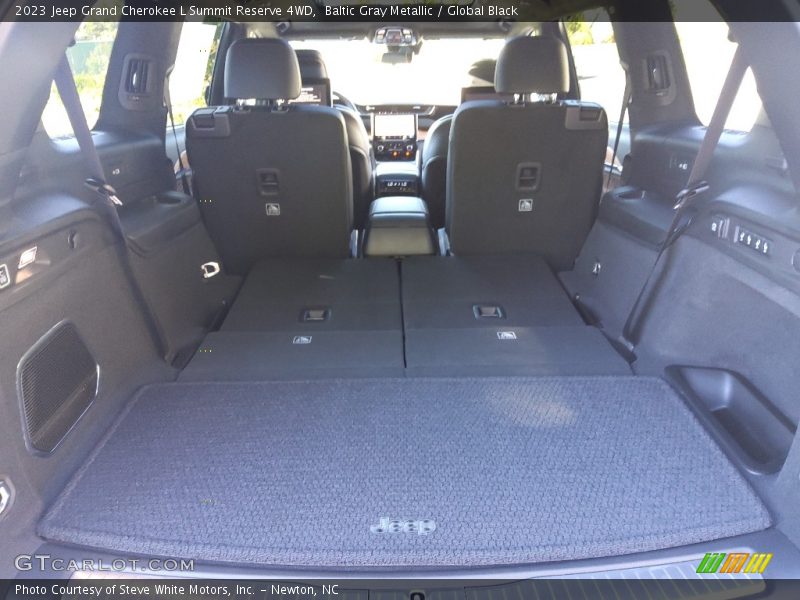  2023 Grand Cherokee L Summit Reserve 4WD Trunk