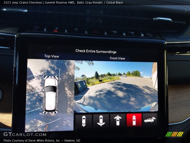 Controls of 2023 Grand Cherokee L Summit Reserve 4WD