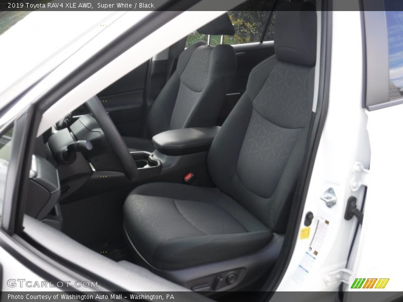 Super White / Black 2019 Toyota RAV4 XLE AWD