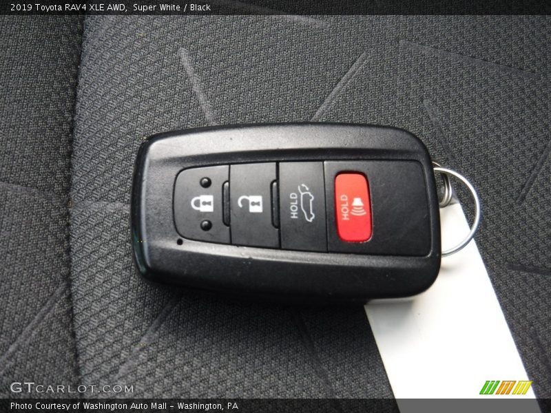 Super White / Black 2019 Toyota RAV4 XLE AWD