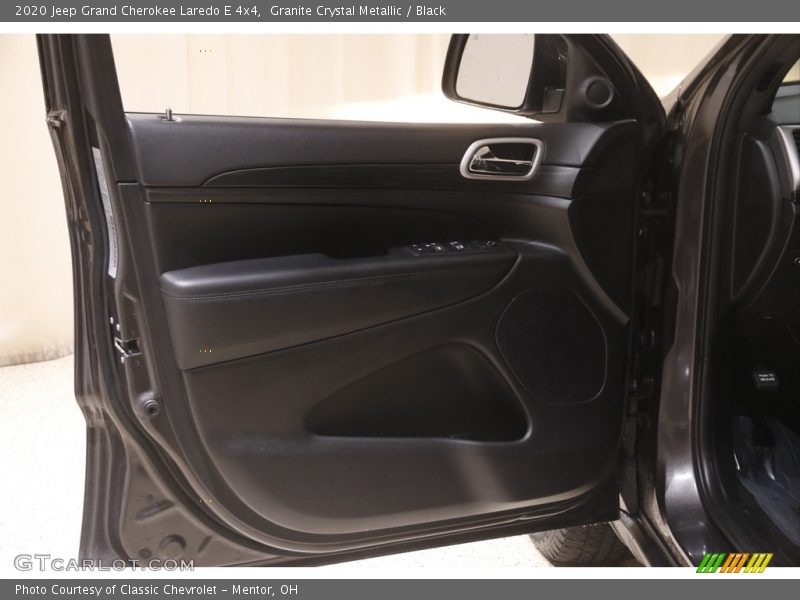 Granite Crystal Metallic / Black 2020 Jeep Grand Cherokee Laredo E 4x4