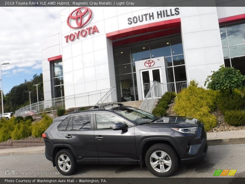 Magnetic Gray Metallic / Light Gray 2019 Toyota RAV4 XLE AWD Hybrid