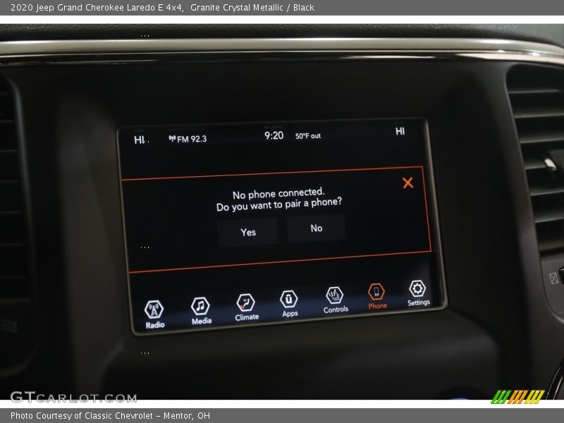 Granite Crystal Metallic / Black 2020 Jeep Grand Cherokee Laredo E 4x4
