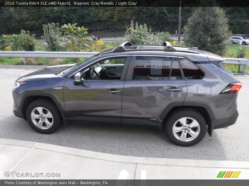 Magnetic Gray Metallic / Light Gray 2019 Toyota RAV4 XLE AWD Hybrid
