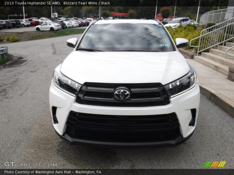 Blizzard Pearl White / Black 2019 Toyota Highlander SE AWD