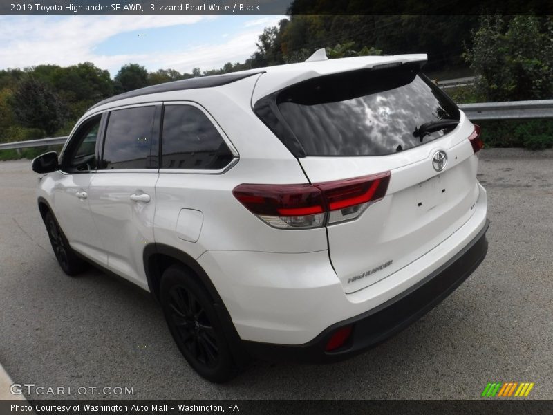 Blizzard Pearl White / Black 2019 Toyota Highlander SE AWD