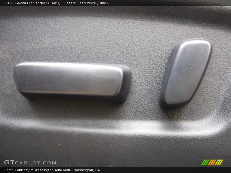 Blizzard Pearl White / Black 2019 Toyota Highlander SE AWD
