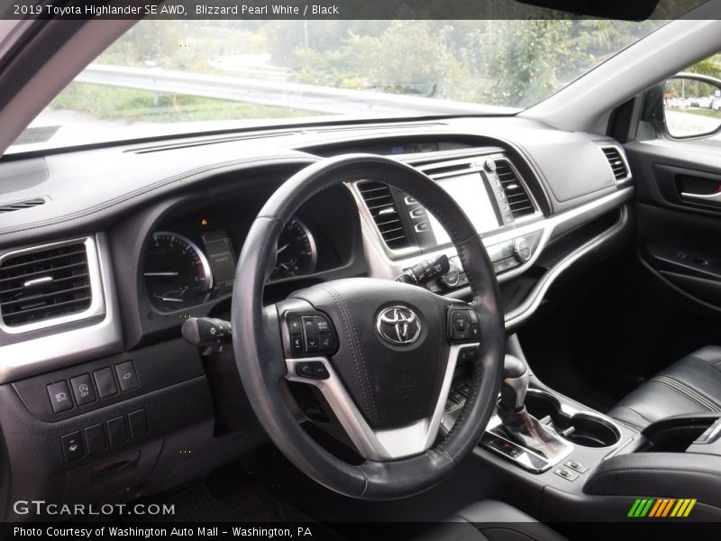Blizzard Pearl White / Black 2019 Toyota Highlander SE AWD