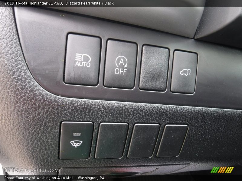 Blizzard Pearl White / Black 2019 Toyota Highlander SE AWD