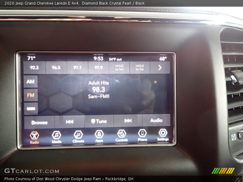 Diamond Black Crystal Pearl / Black 2020 Jeep Grand Cherokee Laredo E 4x4