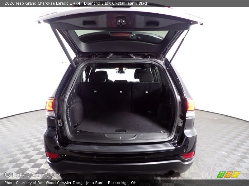 Diamond Black Crystal Pearl / Black 2020 Jeep Grand Cherokee Laredo E 4x4