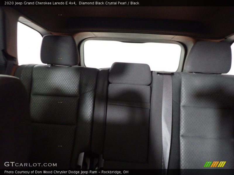 Diamond Black Crystal Pearl / Black 2020 Jeep Grand Cherokee Laredo E 4x4