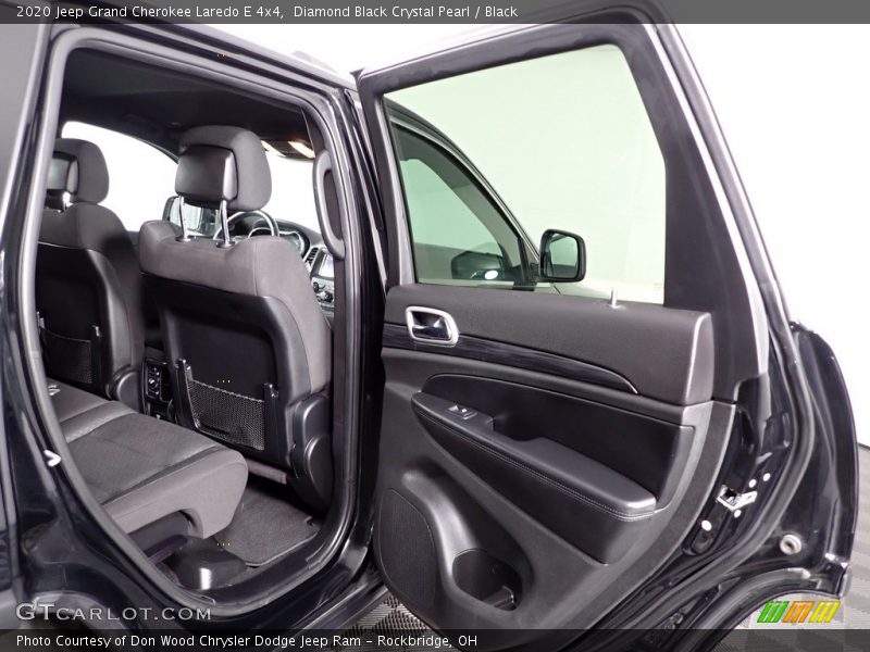 Diamond Black Crystal Pearl / Black 2020 Jeep Grand Cherokee Laredo E 4x4